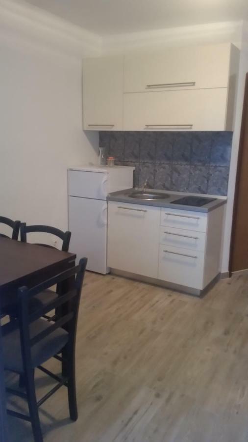 ביוגראד נה מורו Apartments Lola מראה חיצוני תמונה