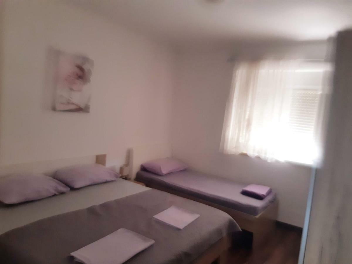 ביוגראד נה מורו Apartments Lola מראה חיצוני תמונה