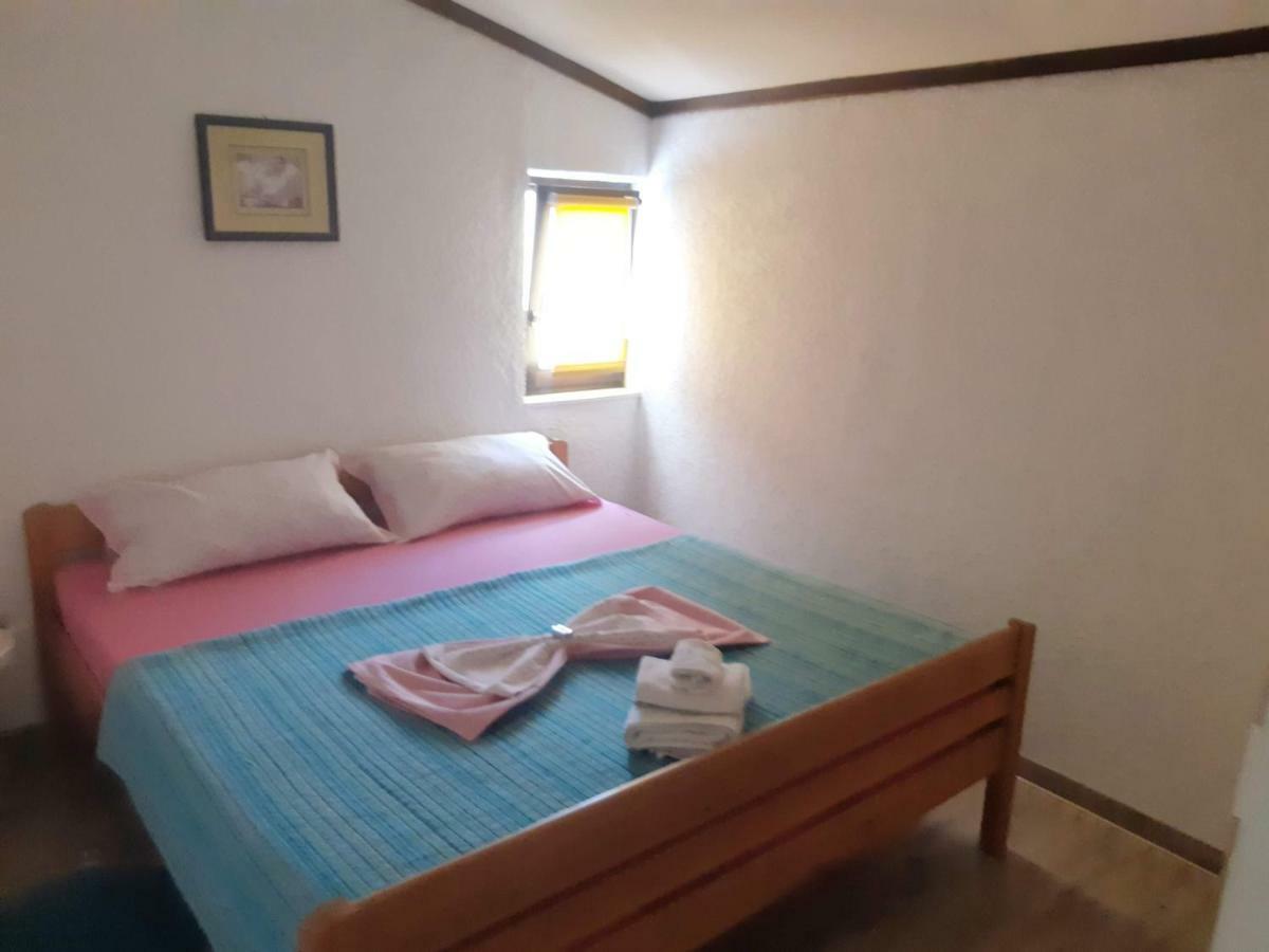 ביוגראד נה מורו Apartments Lola מראה חיצוני תמונה