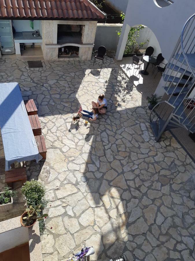 ביוגראד נה מורו Apartments Lola מראה חיצוני תמונה