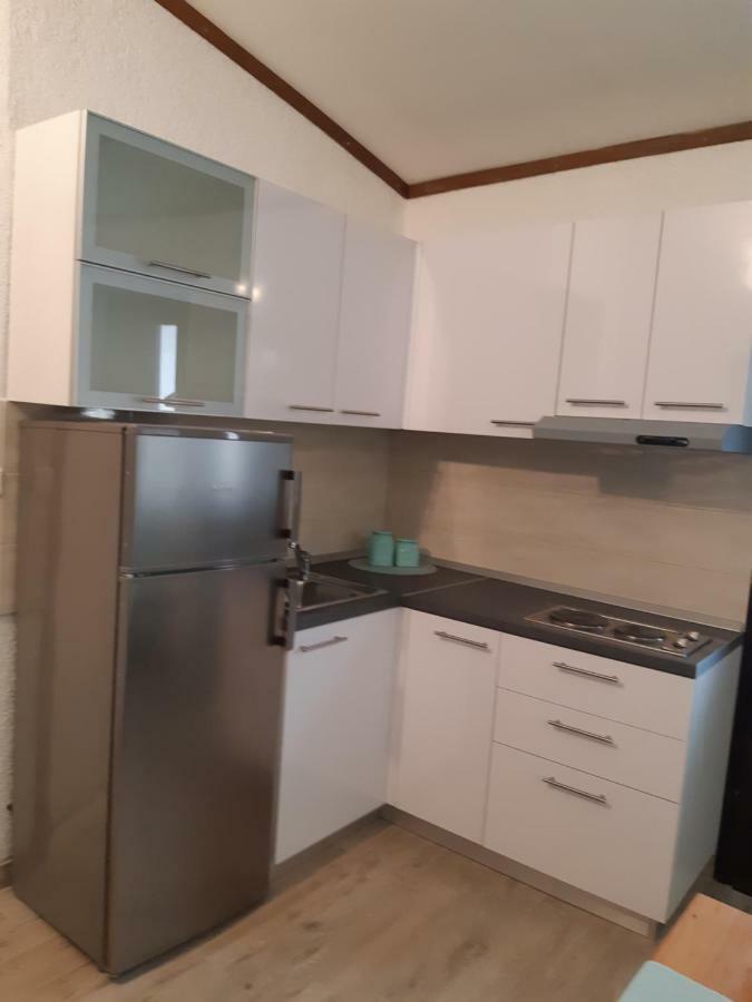 ביוגראד נה מורו Apartments Lola מראה חיצוני תמונה